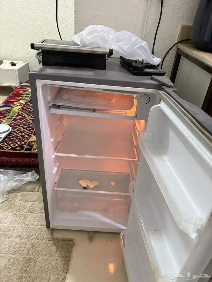 اثاث للبيع معا ثلاجه 2