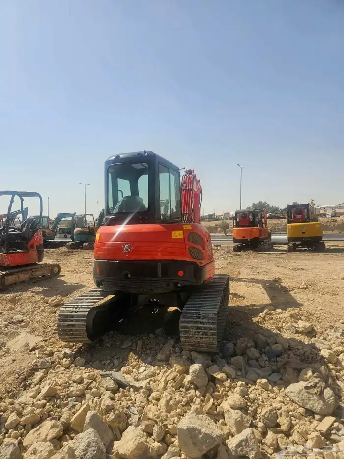 تأجير رافعات شوكيه وكرينات سيزر لفت بوكلين صغير مان لفت 1