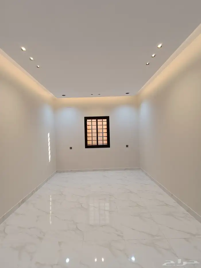 للبيع روف علويه 5 غرف نوم  ومدخل سياره بحوش وشقق أرضيه 37