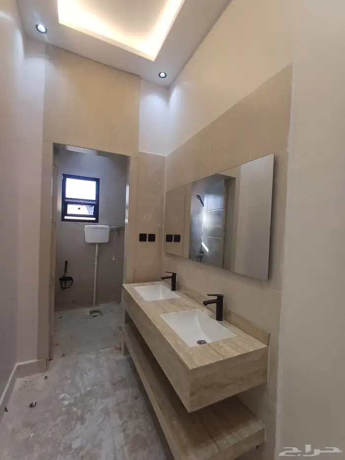 للبيع دور علوي بصك مستقل حي النظيم 2