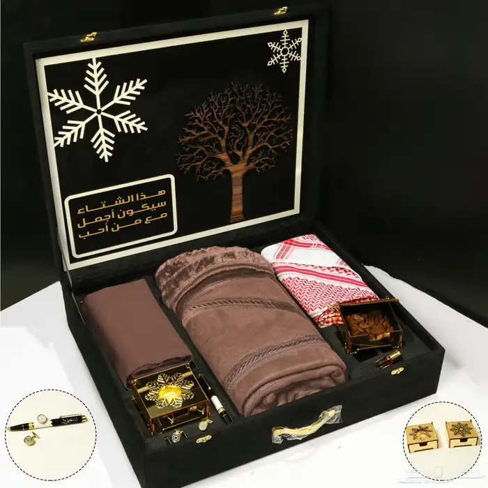 يظهر في الصورة صندوق هدايا فاخر باللون الأسود م صمم كبوكس ش 4