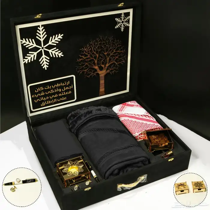 يظهر في الصورة صندوق هدايا فاخر باللون الأسود م صمم كبوكس ش 3