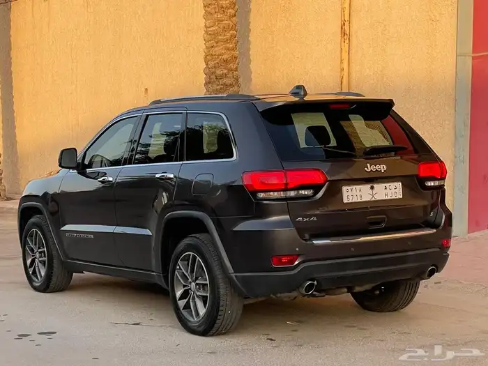 جراند شروكي ليمتد 2017 - 8 سلندر فل كامل 9