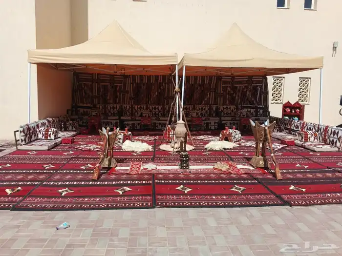 تاجير جلسات مظلات كنب كراسي ملكي طاولات كراسي ملبس 1