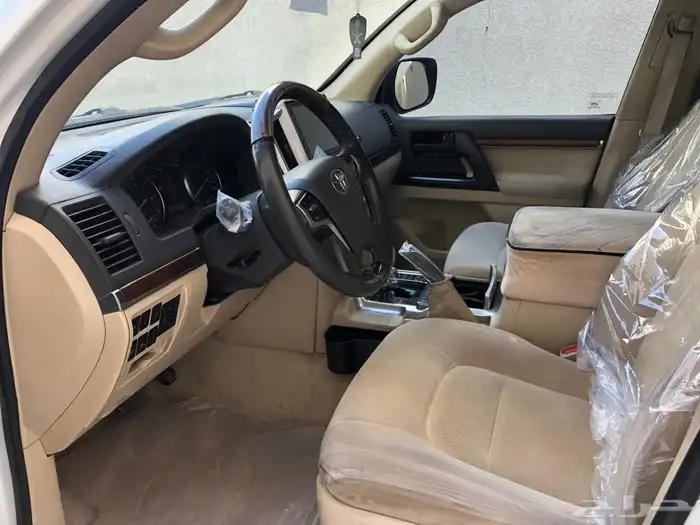 لاندكروزر 2017 GXR 22