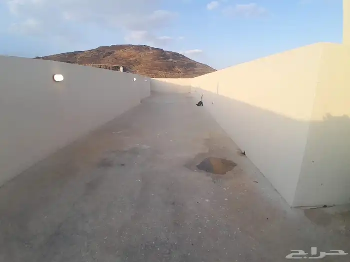 للبيع دور ثاني مع سطح مستقل المصعد شغال بسعر 520الف 18