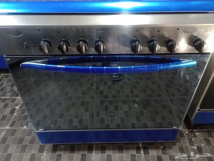 للبيع فرن ايطالي جليم غاز اصلي مقاس50 80 موجود في المحل جده 0