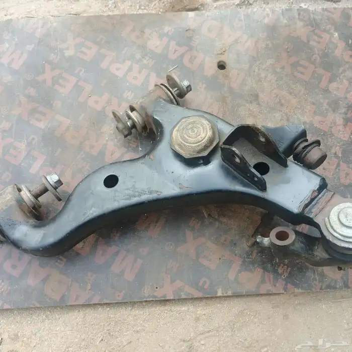 مقص هايلوكس 2010 نظيف 1