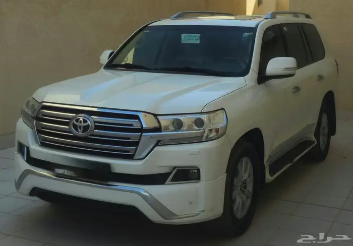 لاندكروزر 2017 GXR 8