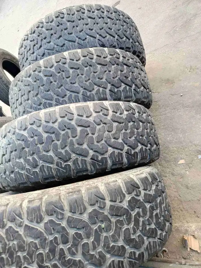 كفرات مستعمل نضيف نص حجري ودواي مقاسها 315 70 17 8