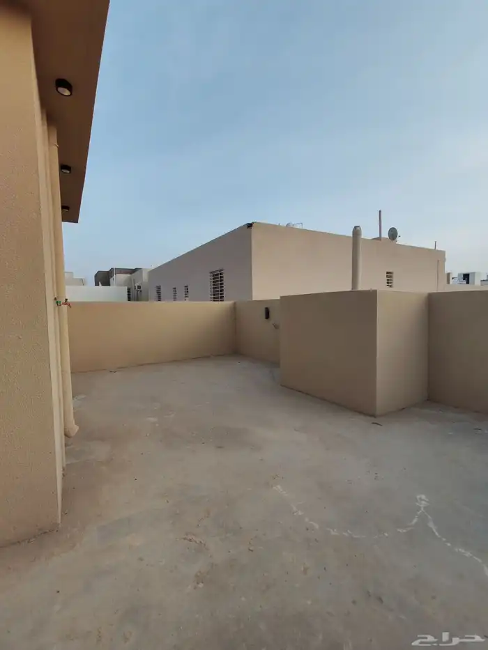 للبيع روف تشطيب vip مقابل نادي ضمك 4