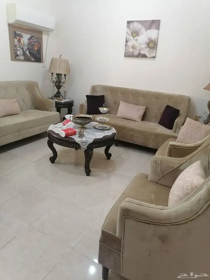 كنب مع الطاولات 600 ريال 0