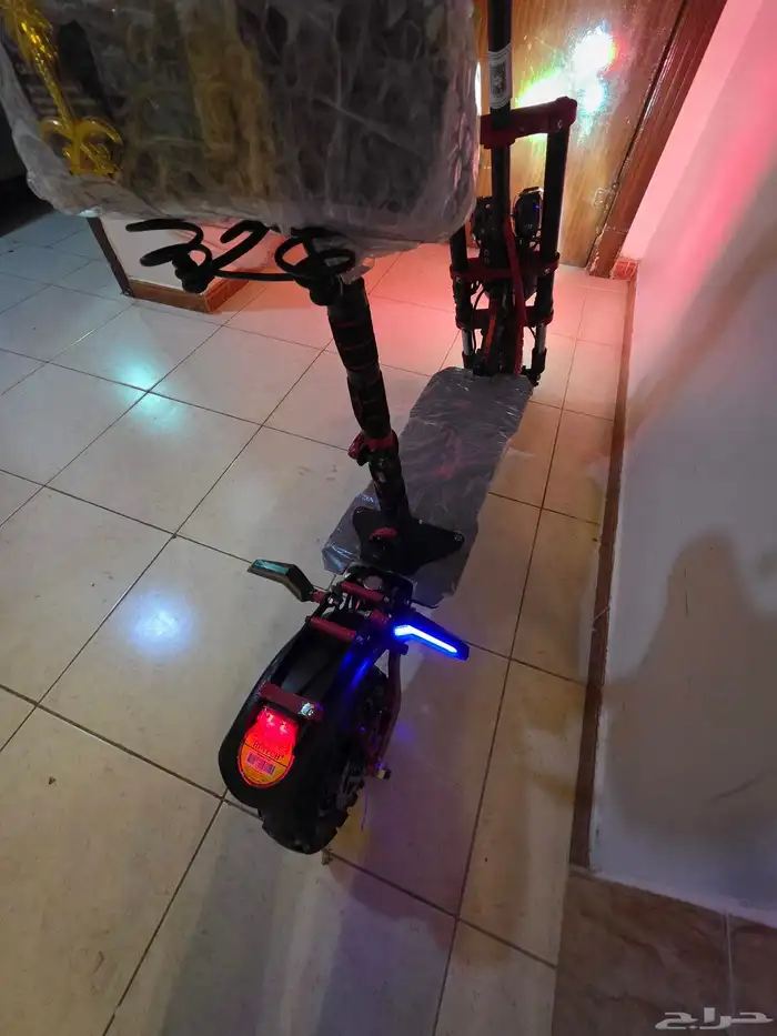 السلام عليكم سكوتر المدرعة للبيع المستخدم نظيف إسكوتر نضيفف 11