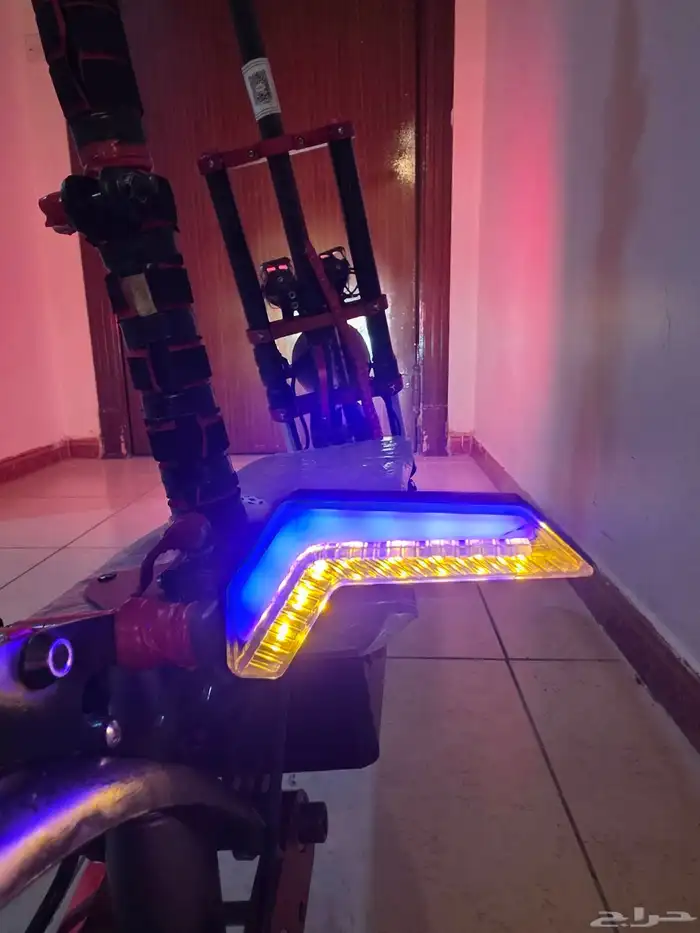 السلام عليكم سكوتر المدرعة للبيع المستخدم نظيف إسكوتر نضيفف 6