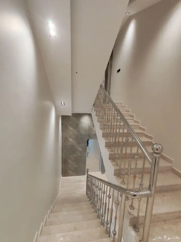 للبيع روف تشطيب vip مقابل نادي ضمك 10