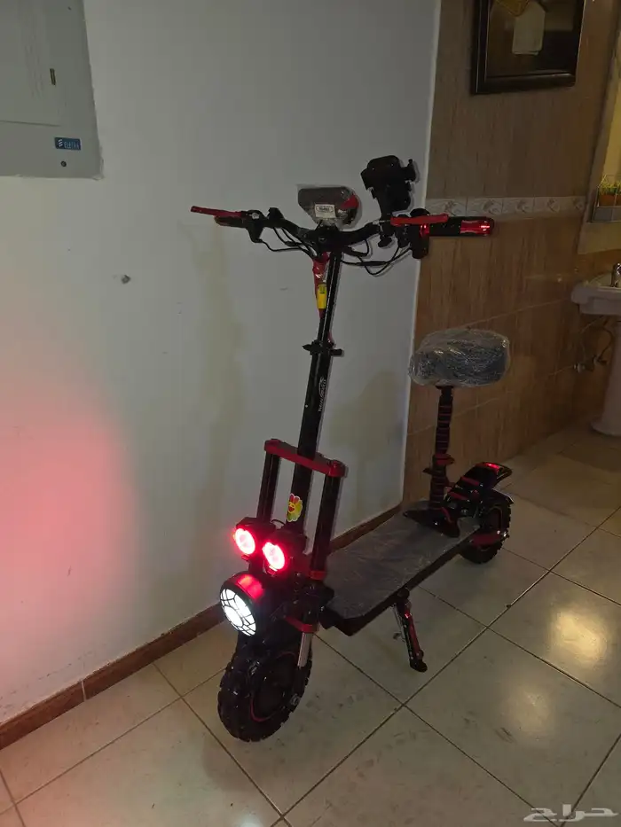 السلام عليكم سكوتر المدرعة للبيع المستخدم نظيف إسكوتر نضيفف 19