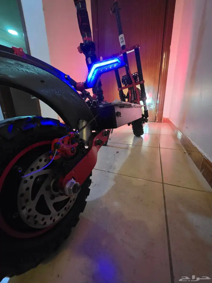 السلام عليكم سكوتر المدرعة للبيع المستخدم نظيف إسكوتر نضيفف 12