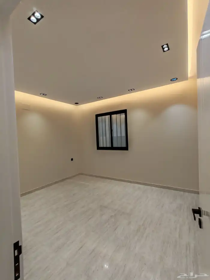 للبيع روف تشطيب vip مقابل نادي ضمك 7