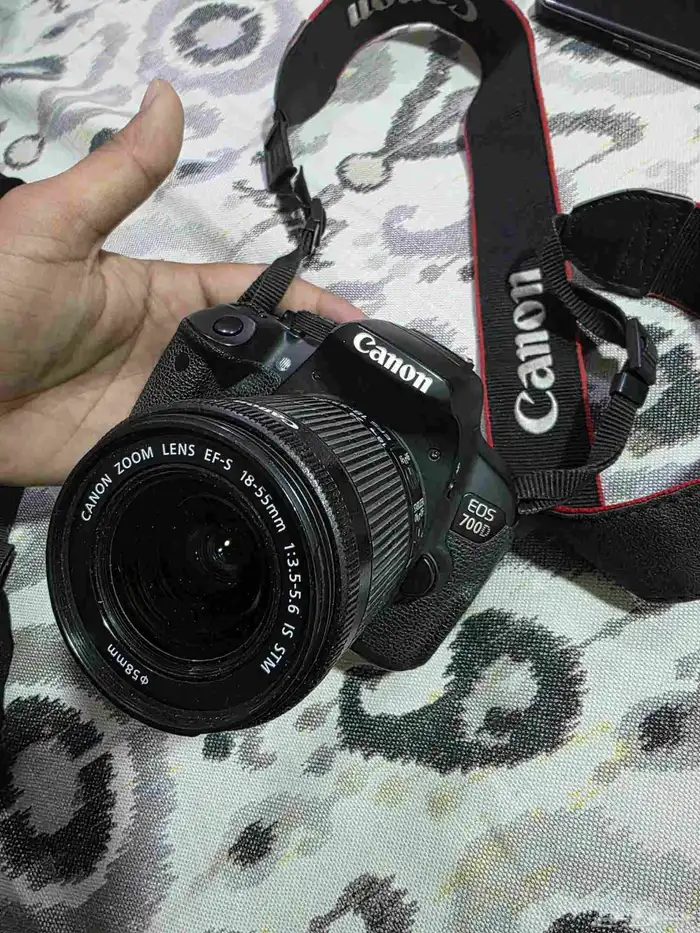 Canon EOS 700D for Sale - Excellent Condition 4