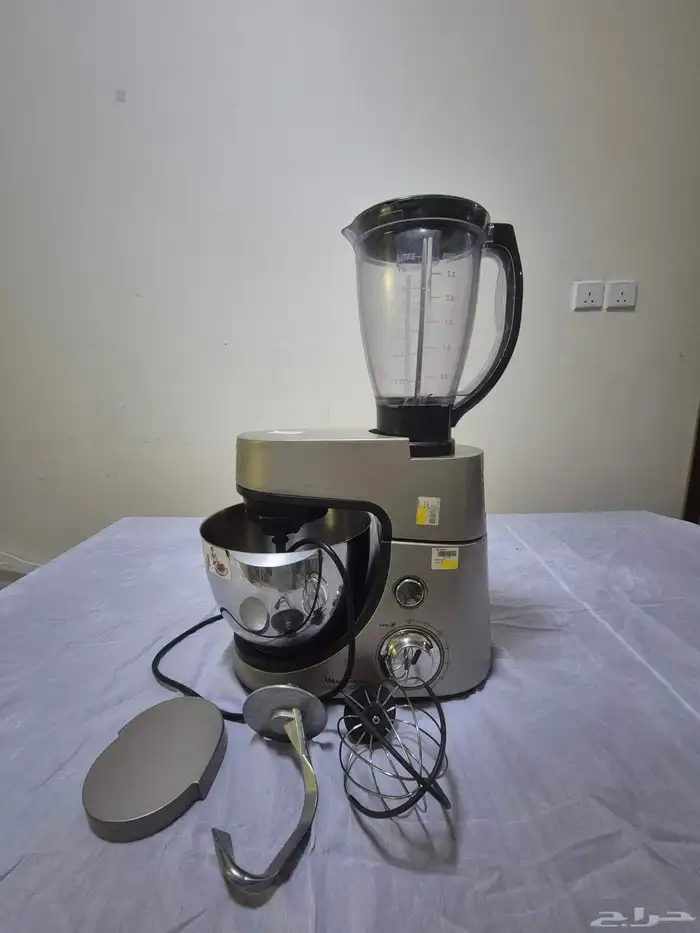 كنب امريكي وسفرات وزرابي وعجانة و طقم صحون 10