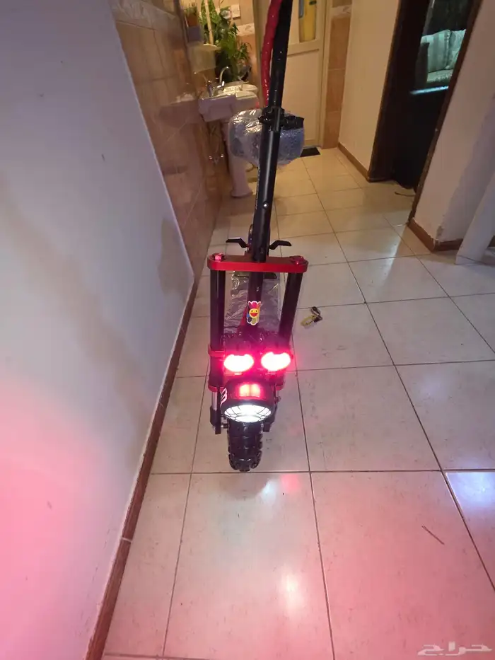 السلام عليكم سكوتر المدرعة للبيع المستخدم نظيف إسكوتر نضيفف 9