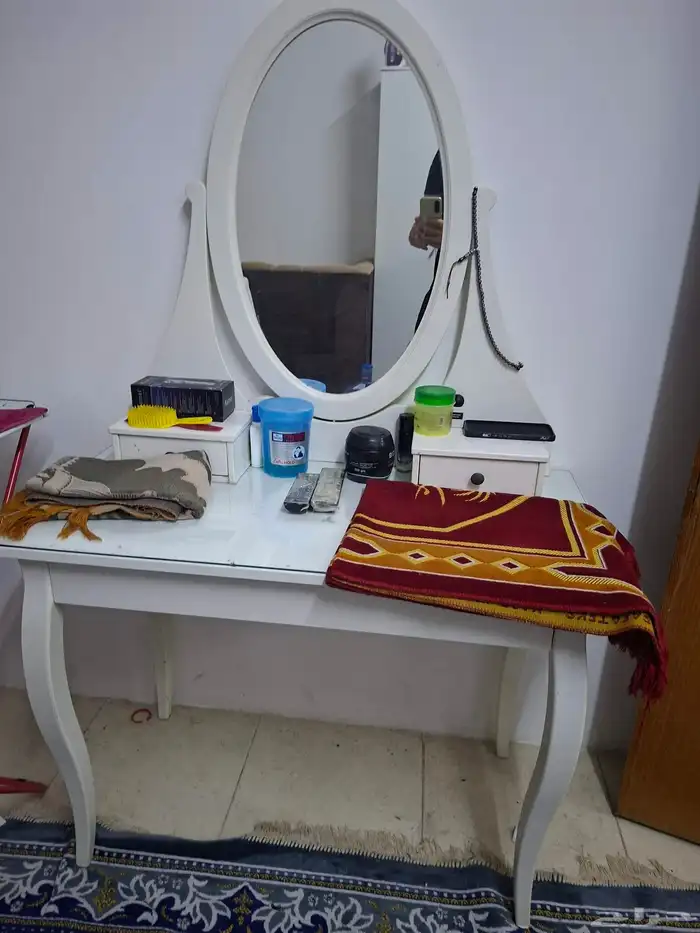 .عدد 2 سرير و 1 دولاب و1 تسريحه   ثلاجه جديده داخل الضمان 3