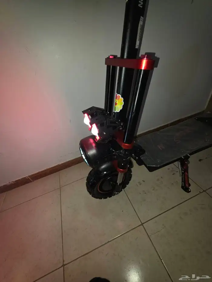 السلام عليكم سكوتر المدرعة للبيع المستخدم نظيف إسكوتر نضيفف 15