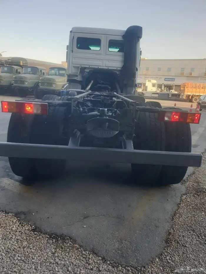 شاحنة مرسيدس موديل 2007 3