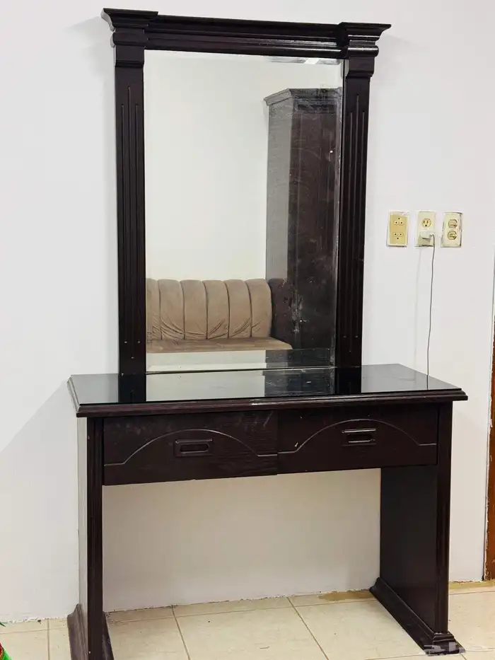 Fullsize bed without mattress cupboard and dressing table 2