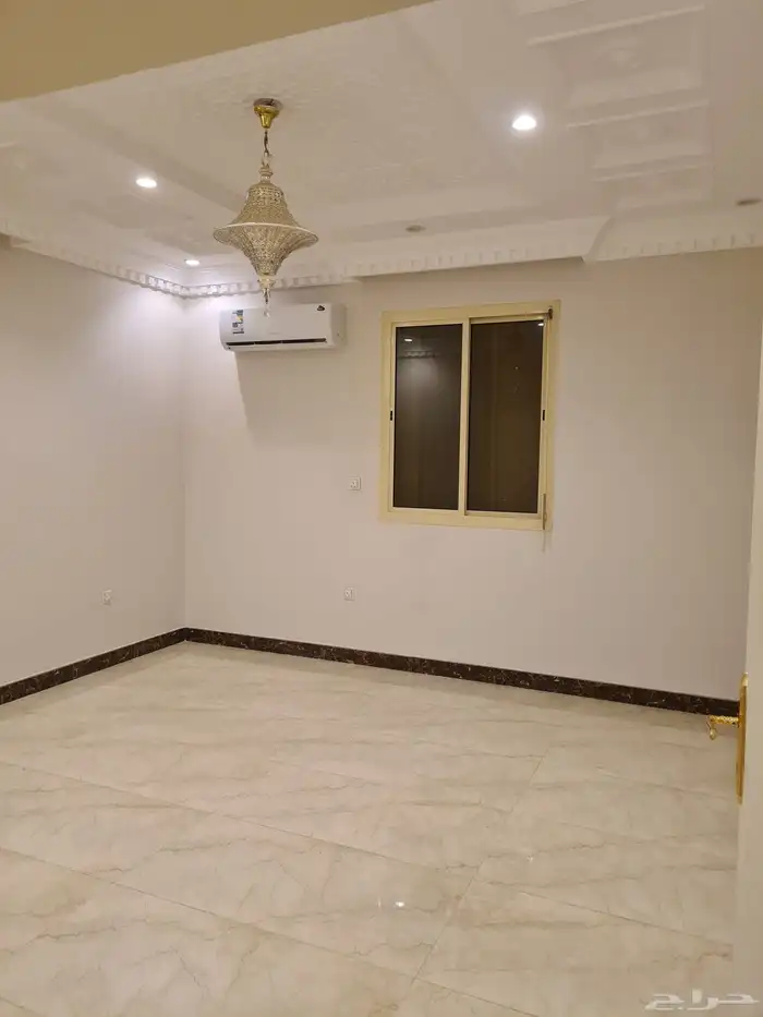 للإيجار شقه واسعه في حي الزمرد قريب من الملك سعود 8