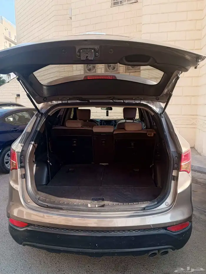 Hyundai SantaFe Model 2014 for sale 3