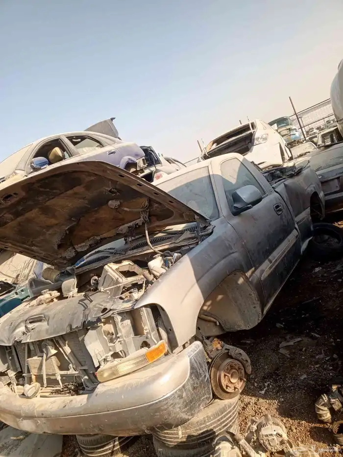 يوجد لدينا قطع غيار مع فندر نيسان من 2003 الى 2005 0