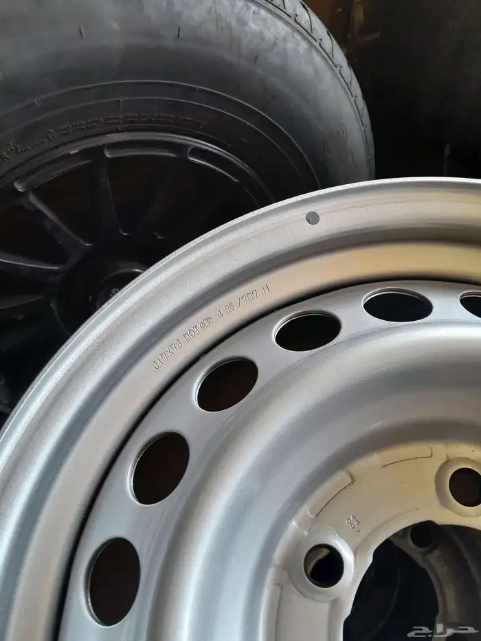 يتوفر لدينا جنوط هلل جيب اصلي وكاله 4