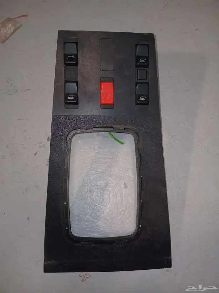 قطع اصلي وكاله لسياره مرسيدس 190 3