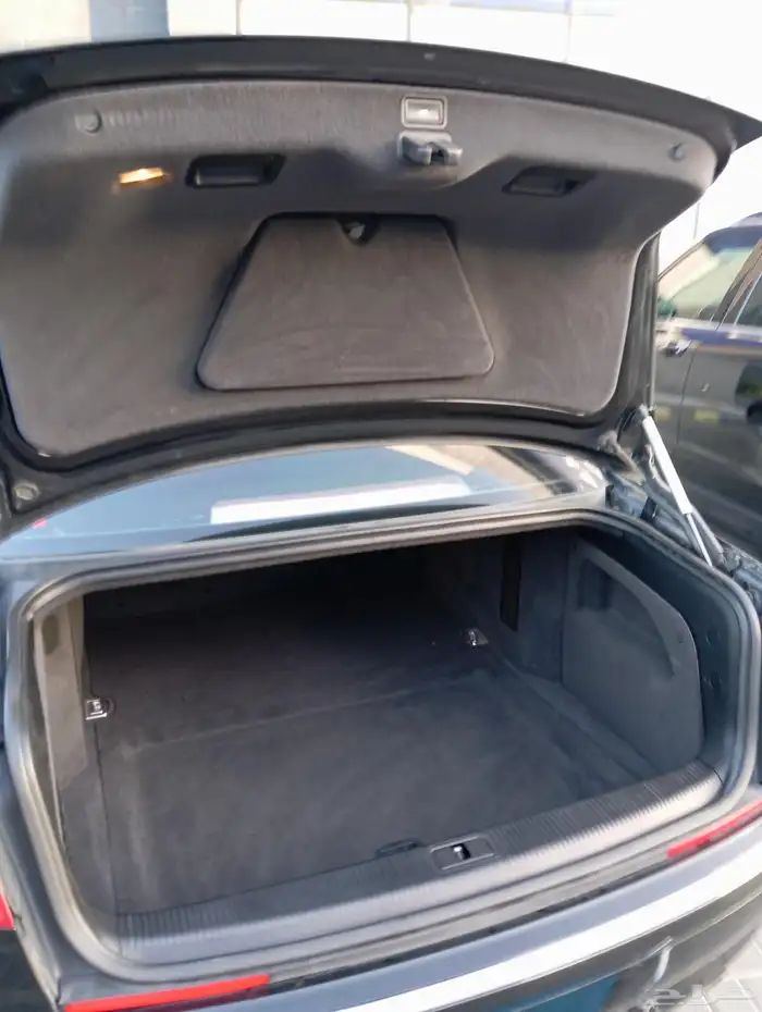 سيارة أودي AL8 7