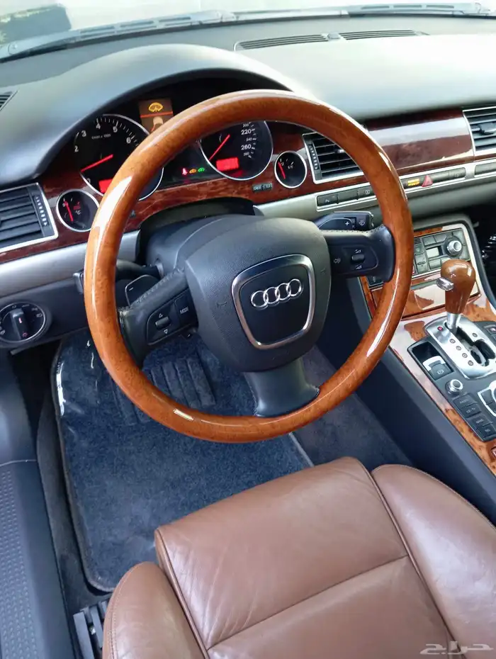 سيارة أودي AL8 6