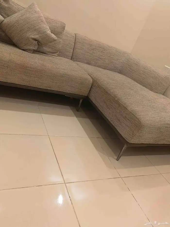 ركنه للبيع حرف L ( كنب مكون من قطعتين مستعمل) 2