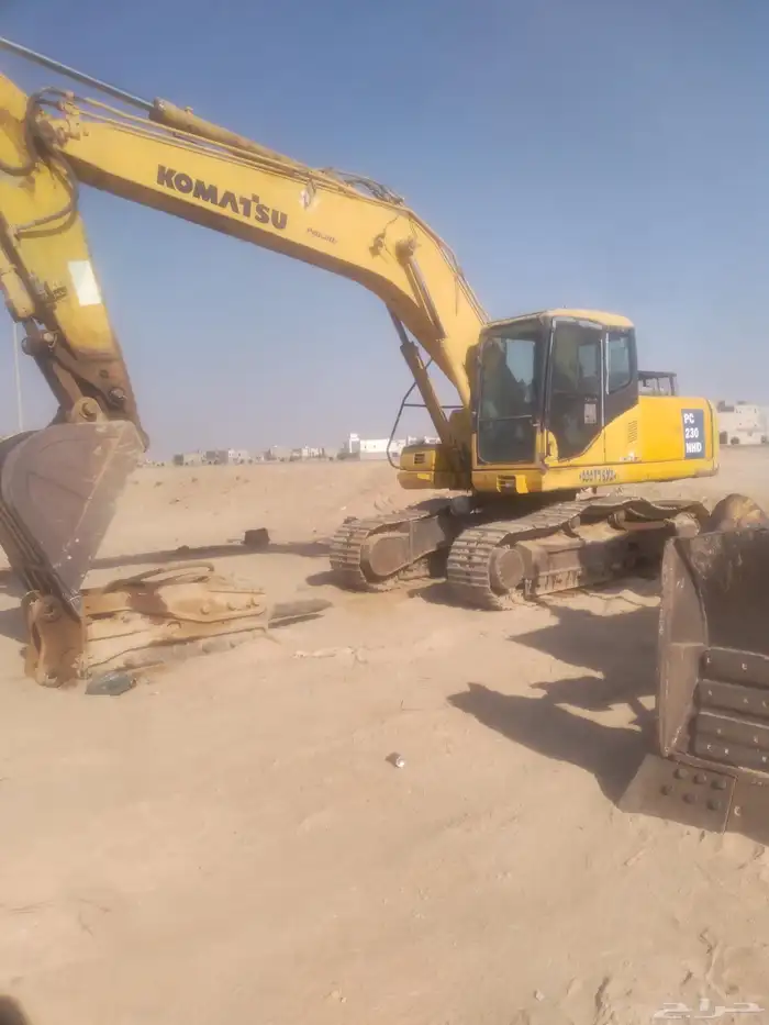 يوجد لدينا معدات ثقيله شيول بكلينات تريلات للإيجار 0