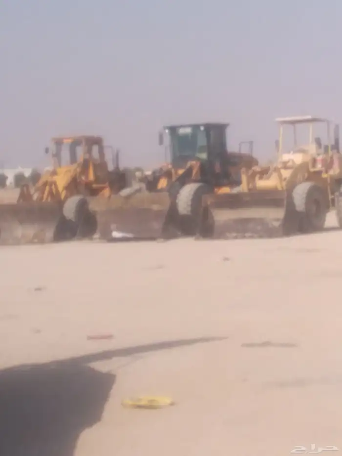 يوجد لدينا معدات ثقيله شيول بكلينات تريلات للإيجار 1