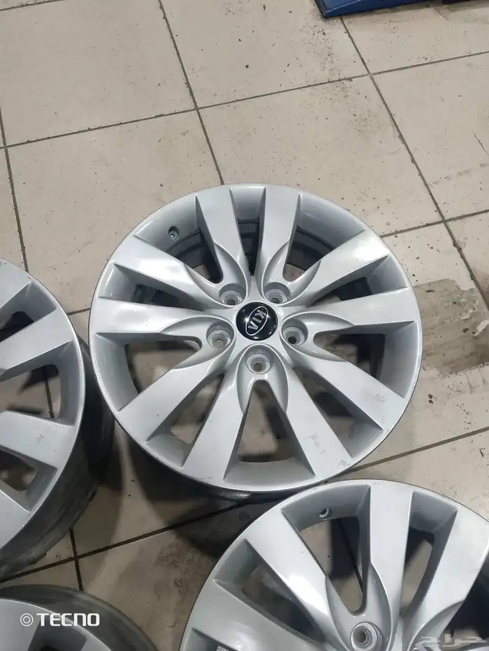 طقم جنوط سيراتو أصلي وكاله مقاس 17 5