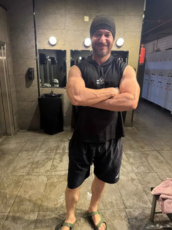 (مدرب شخصي) معلم سباحة وإنقاذ ومدرب لياقة بدنية (جيم) 1