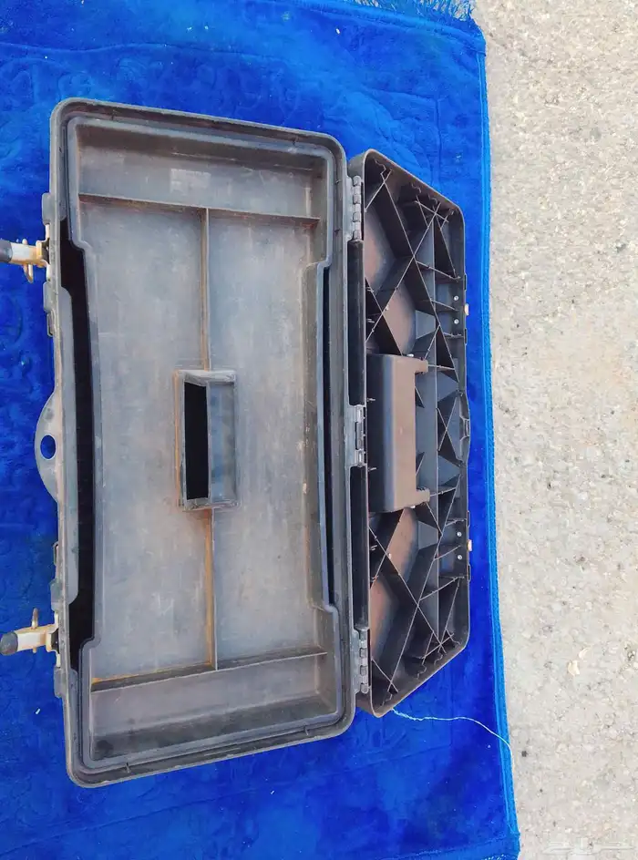 للبيع صندوق عده 5