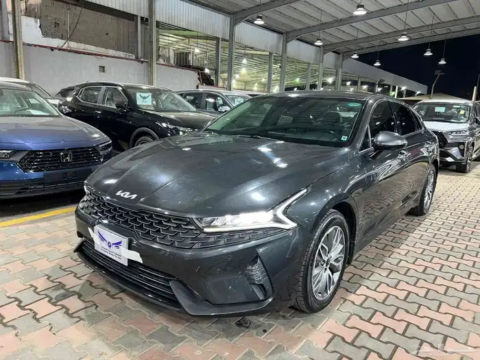 كيا K5 هايبرد 2023 متاح تقسيط 3