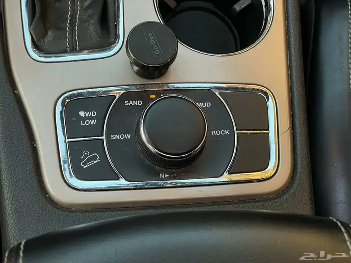 جراند شروكي ليمتد 2017 - 8 سلندر فل كامل 24