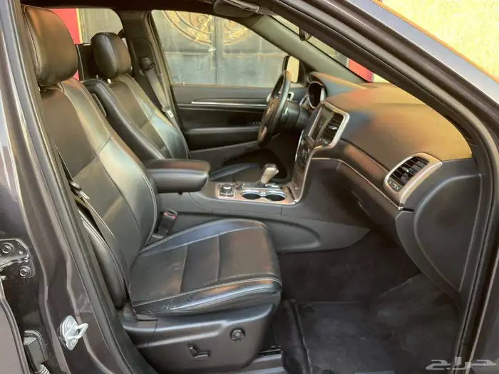 جراند شروكي ليمتد 2017 - 8 سلندر فل كامل 12