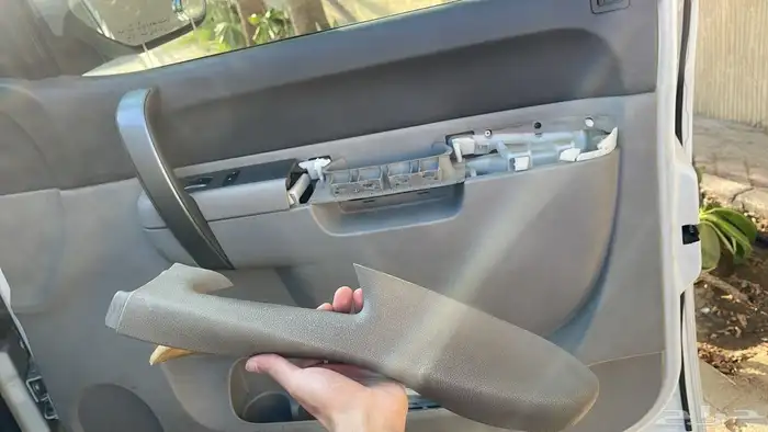 تصليح مقبض ديكور الباب سيرا مع تركيب قشرة طبلون جمس يوكن 3