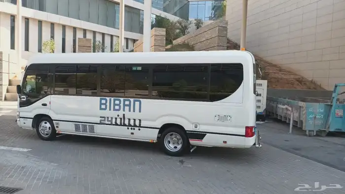 There are stones a head a school a restaurant an airport and 5