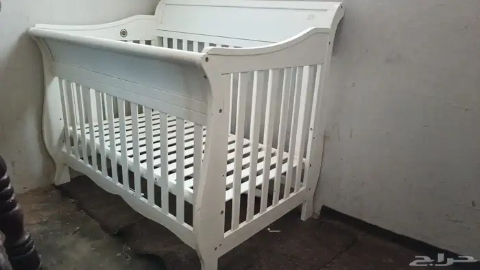 سرير اطفال شبه الجديد قوي جدآ وسليم أخذته ب الف ابيعه ب350 1