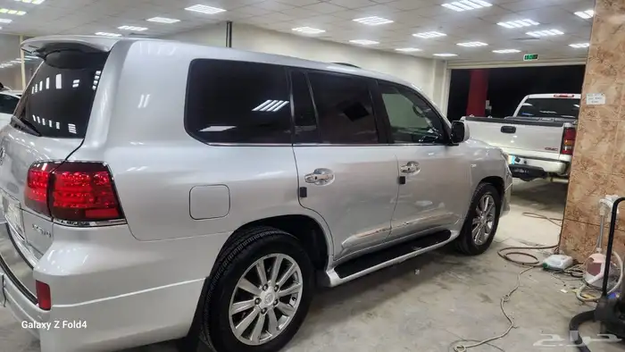 جيب لكزس 570 موديل 2011 0