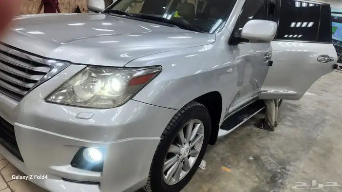 جيب لكزس 570 موديل 2011 5